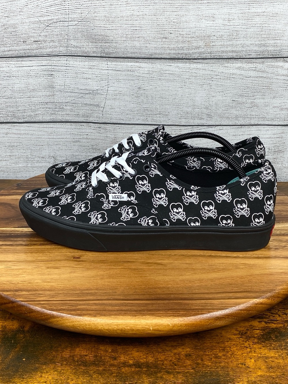 Vans Coldhearted Skulls ComfyCush Authentic Lace Up Sneaker Men’s Shoe Size 11.5